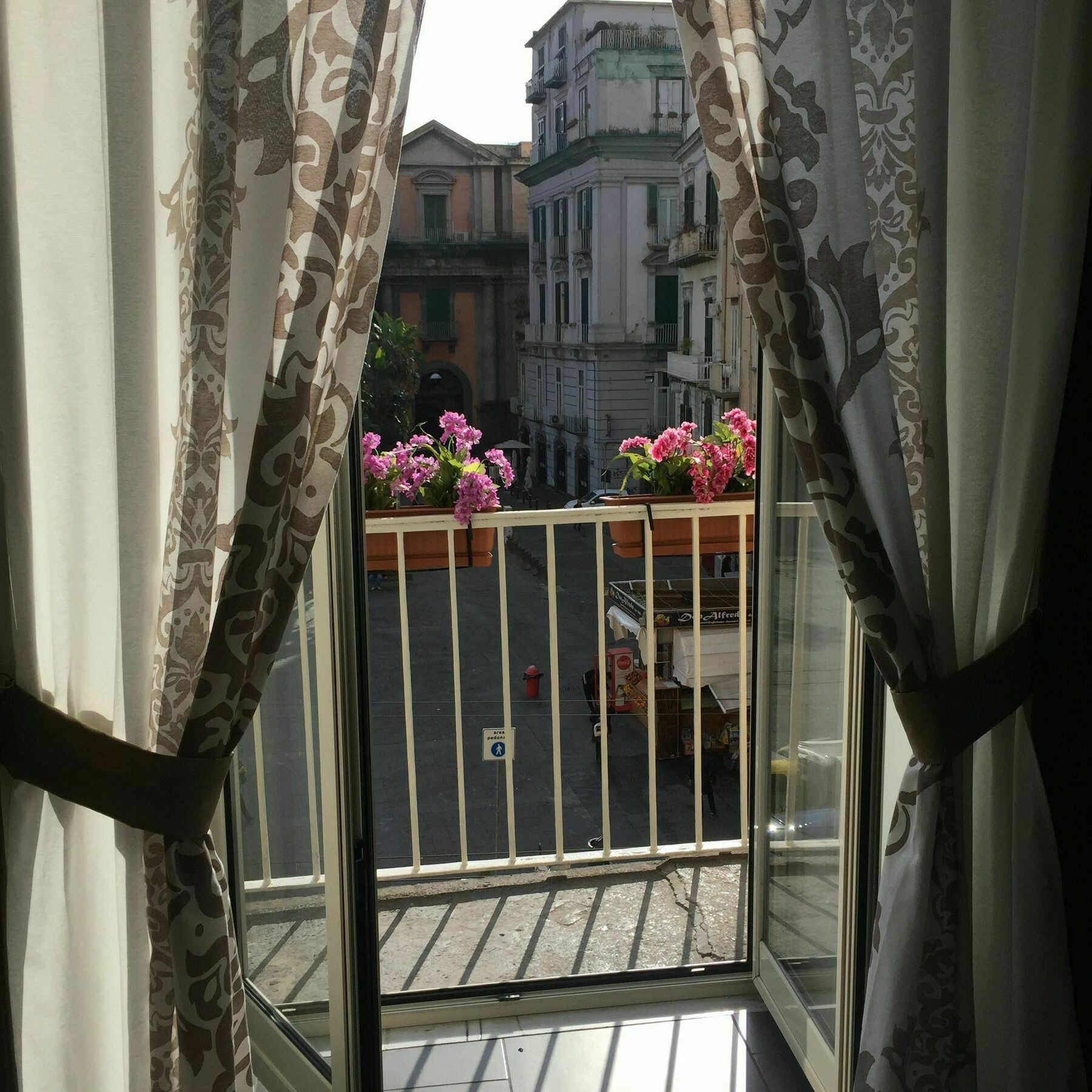 Dante & Beatrice Bed and Breakfast Napels Buitenkant foto